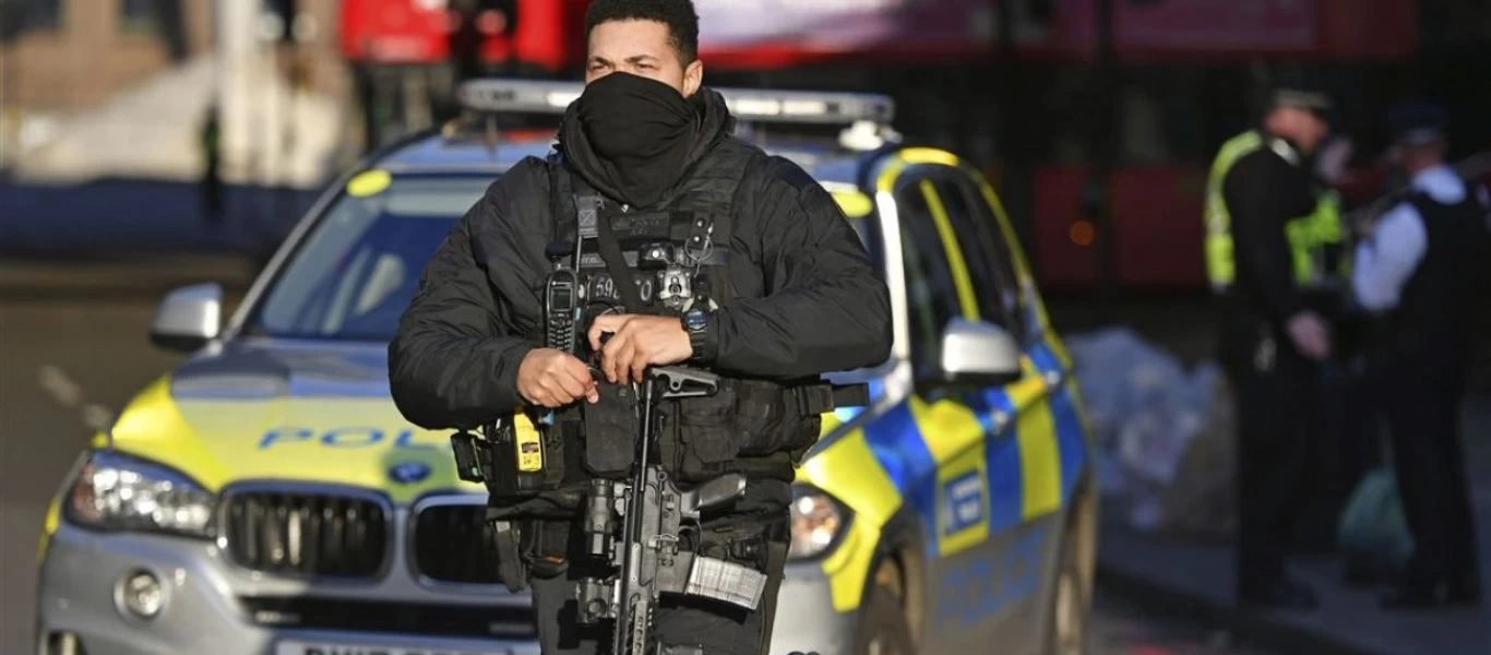 Λονδίνο: Άνδρας μαχαίρωσε και σκότωσε την γυναίκα του και το αγέννητο παιδί του